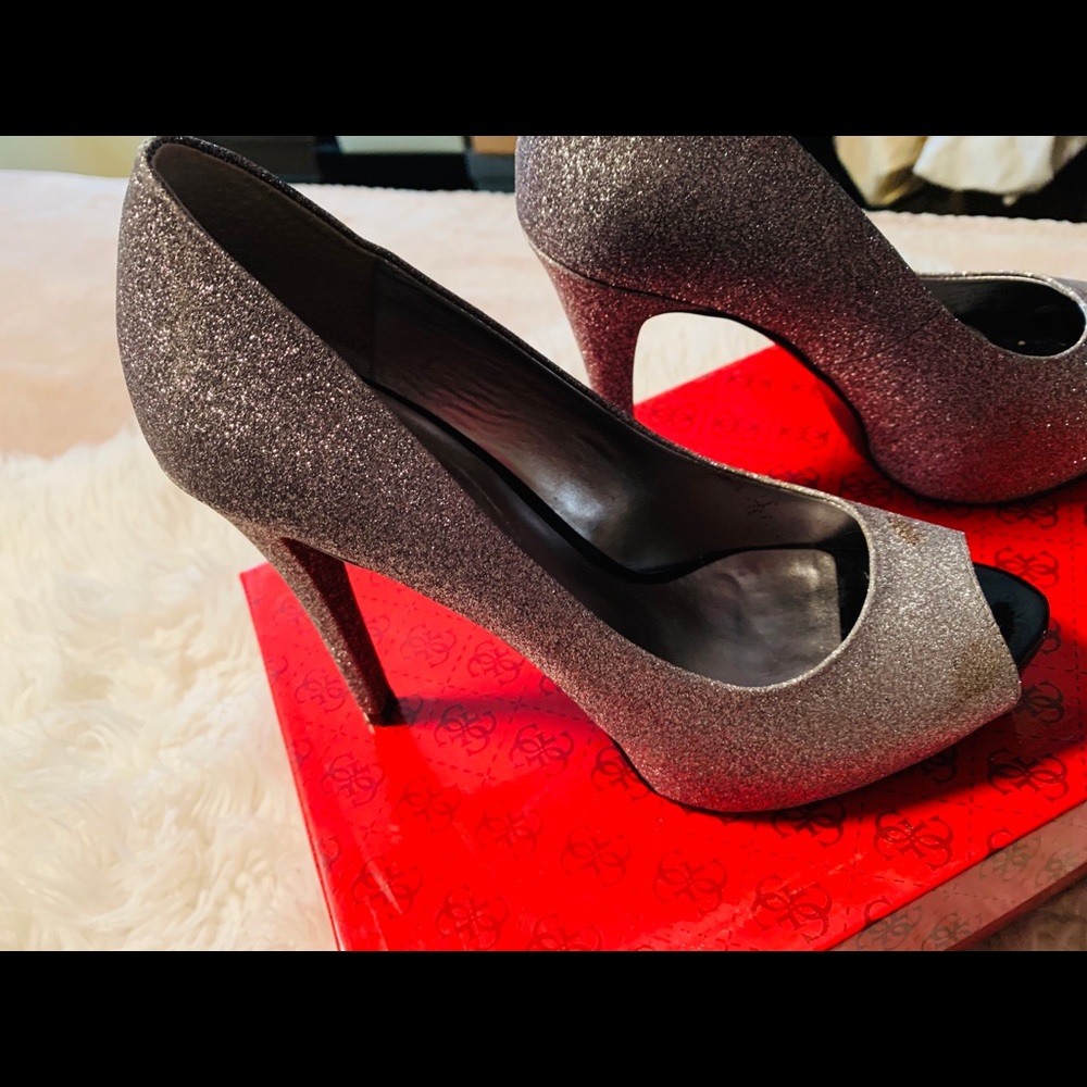 Guess Heels - image 6